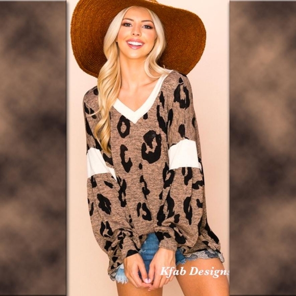 V Neck Cheetah Sweater Knit Puff Sleeve Top 🎉 HOST PICK🎉 - Picture 3 of 9